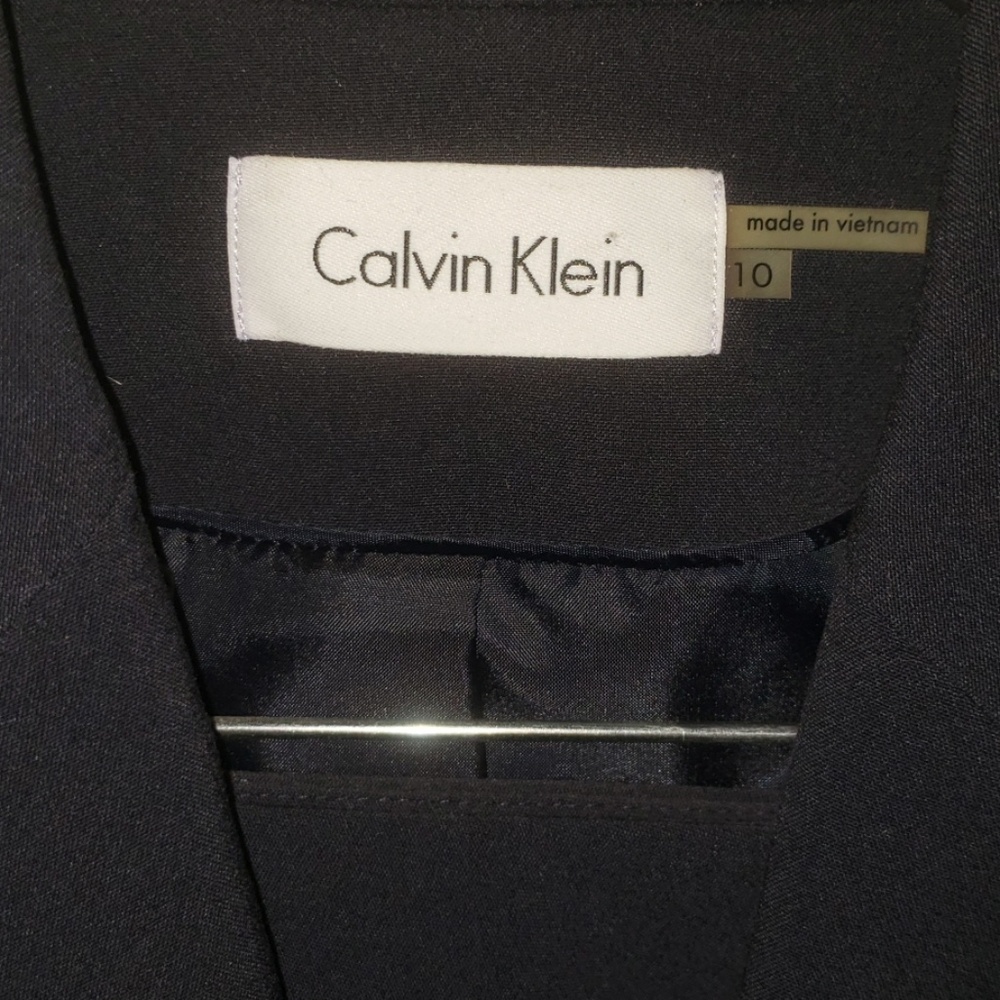 Calvin Klein - Picture 2 of 3